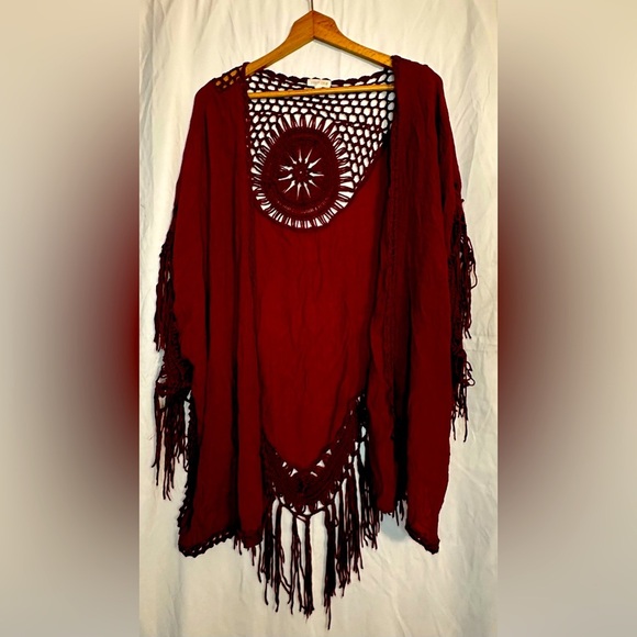 everleigh Sweaters - Everleigh Macrame Medallion Kimono size L Boho Tassle Burgundy Color